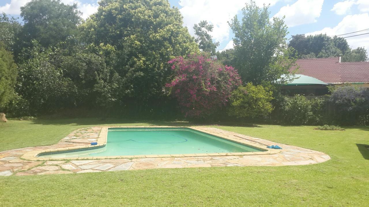 Northcliff Bed And Breakfast Randburg Экстерьер фото